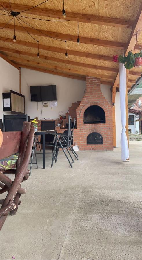 Casa De Vacanta Maga Dubova Exteriör bild
